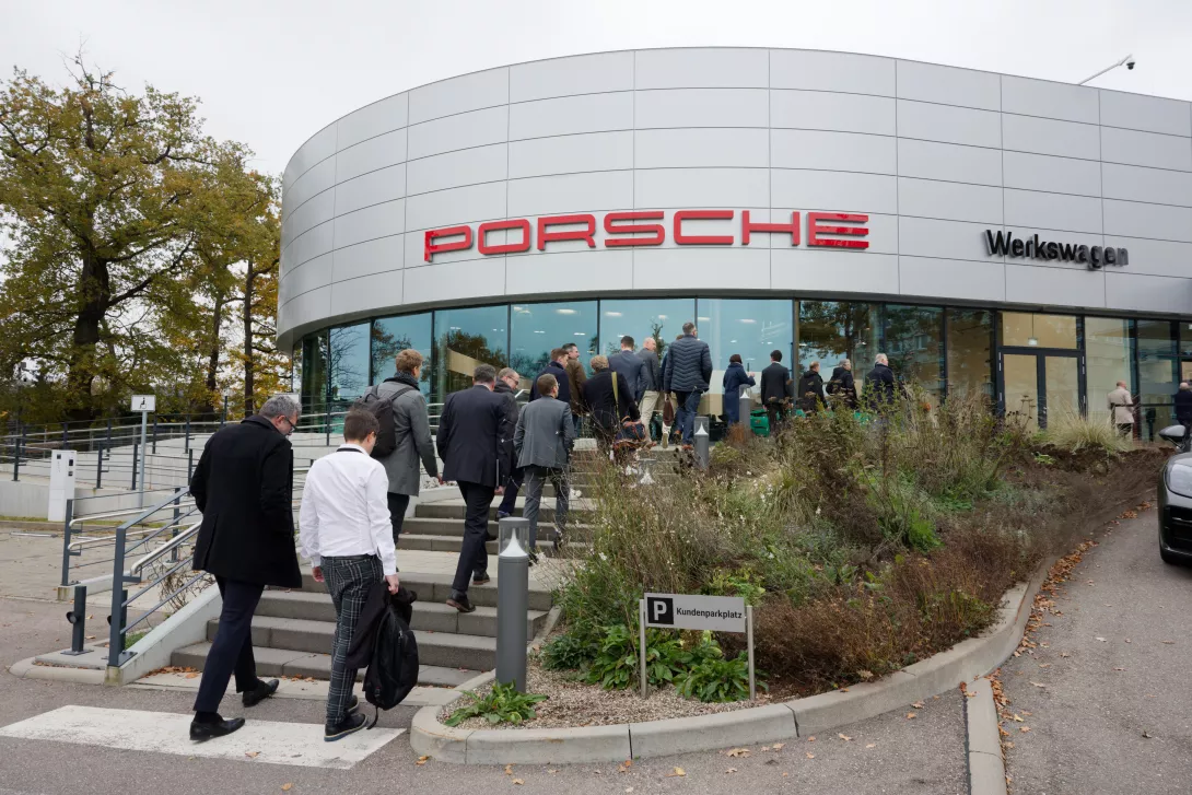 Porsche Consulting Construction Lounge 2024