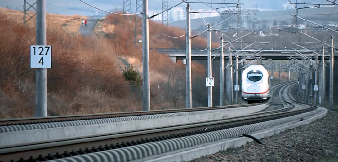 Porsche Consulting strategy paper future of rail - seamless, smart, enjoyable