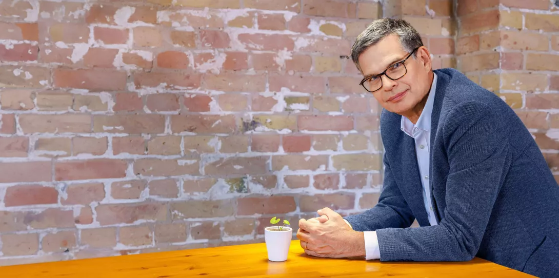 “Thinking globally and acting locally are the recipe for success,” says Dr. Dirk Voeste, Chief Sustainability Officer for the Volkswagen Group. Porsche Consulting Magazine met with the biologist in a former soap factory in Berlin.