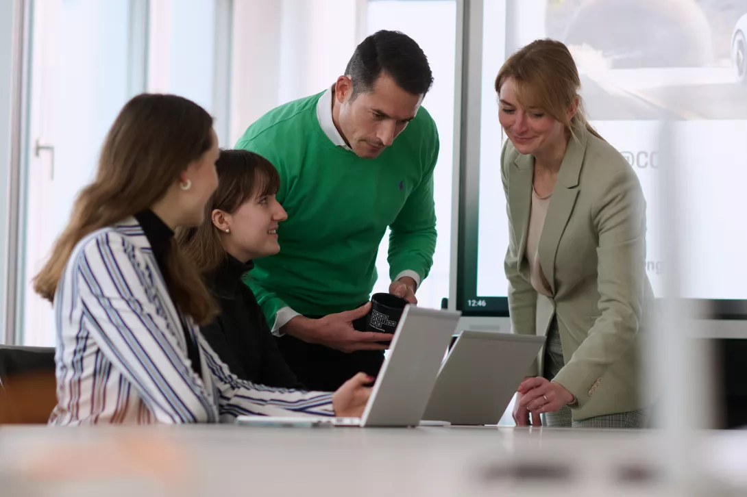 Porsche Consulting: Situation of work; working together